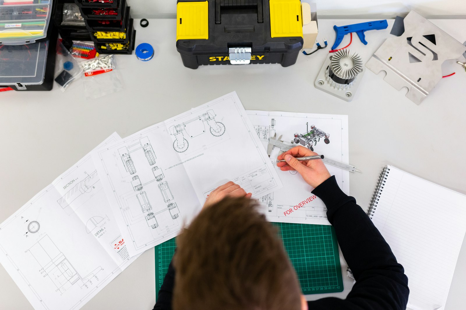 Engineering students in a technology lab